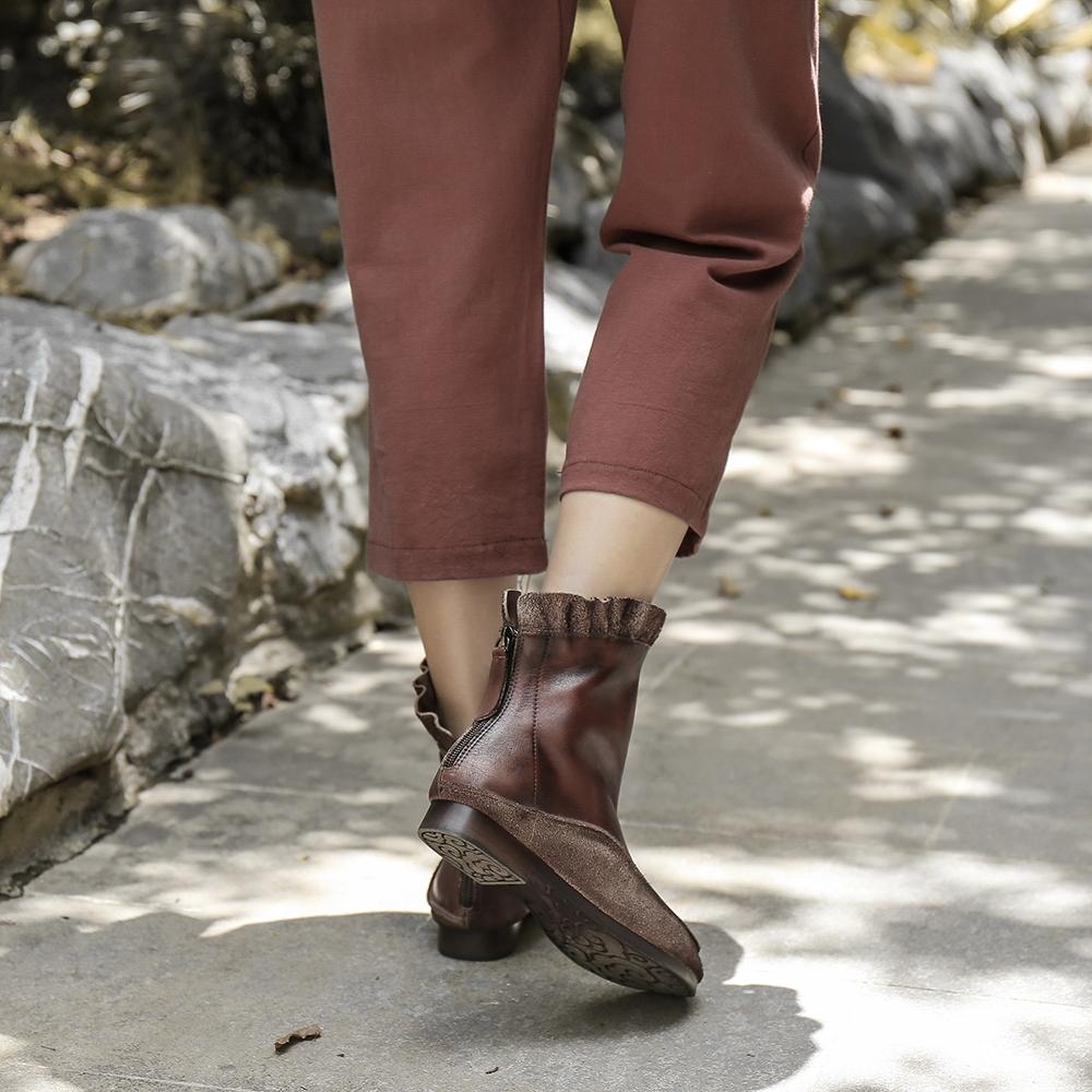 Handmade Leather Chelsea Boots For Women Soft Short Boots Retro Round Toe For Fall And Winter Coffee/Black