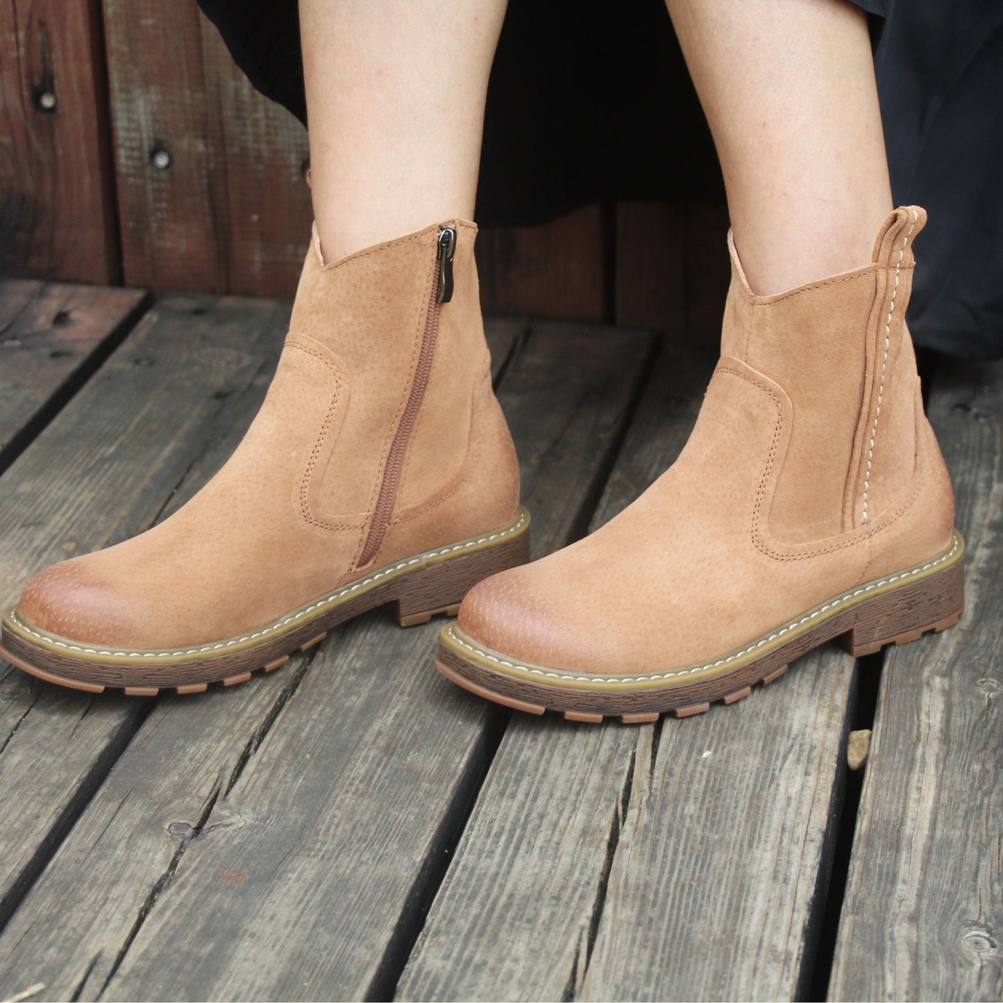Womens Handmade Leather Ankle Boots Short Boots Side Zipper in Brown/Black