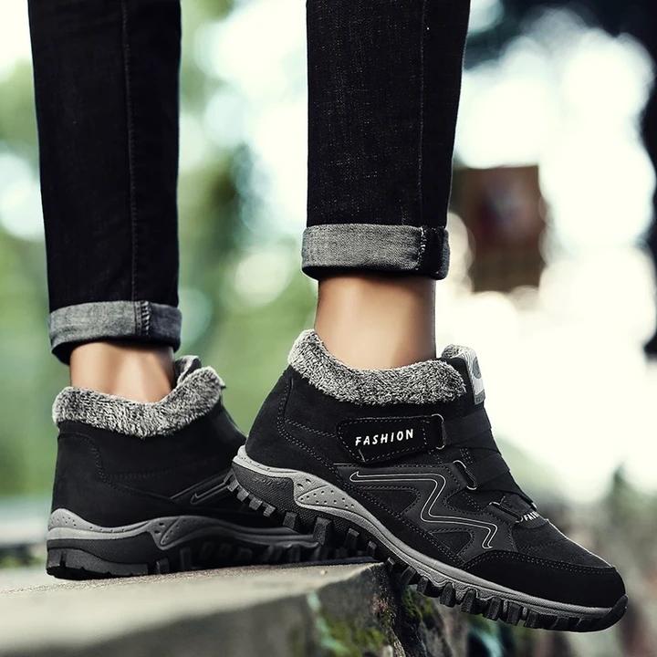 Men's and women's winter thermal velvet velcro buckle trendy joker hiking sneakers