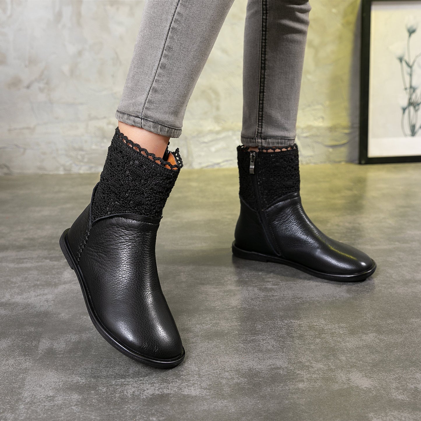 Handmade Women's Leather Boots Retro Fashionable Knit Spliced Flat Boots Black/Coffee
