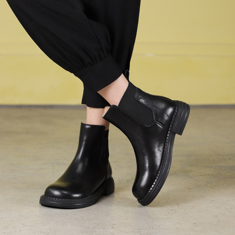 Classic Women's Leather Chelsea Boots Soft and Retro Style in Black