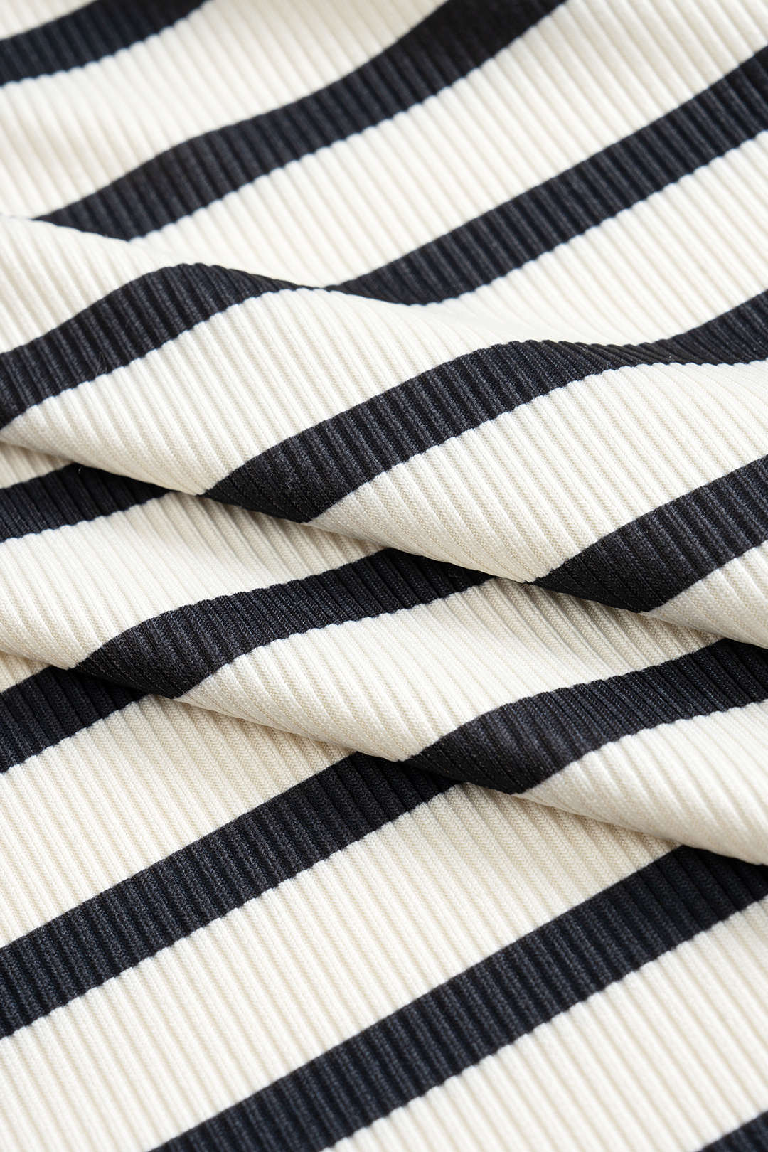 Stripes Print Patchwork Tie-Front T-Shirt And Shorts Set