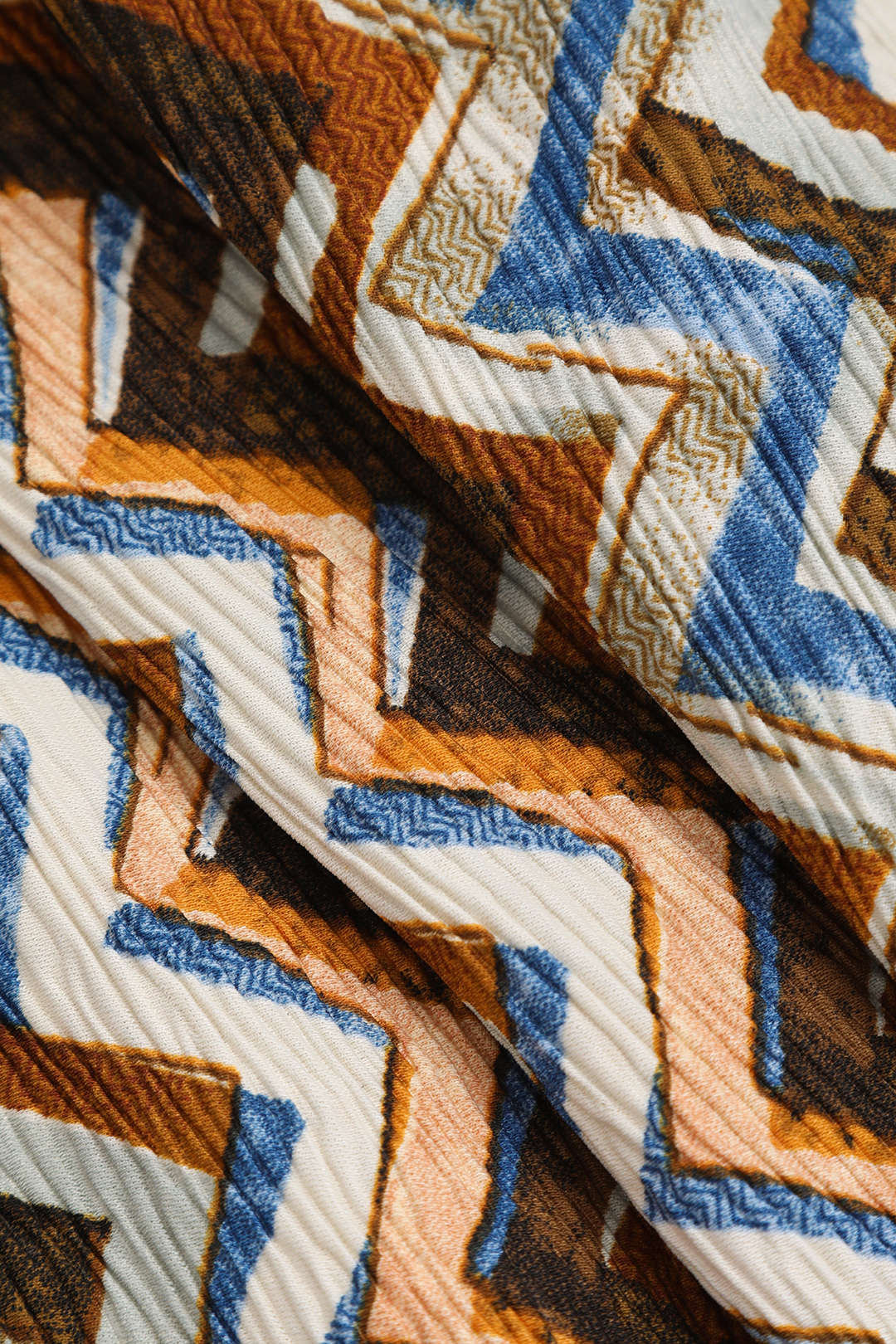 Zigzag Print Plisse Wide Leg Trousers