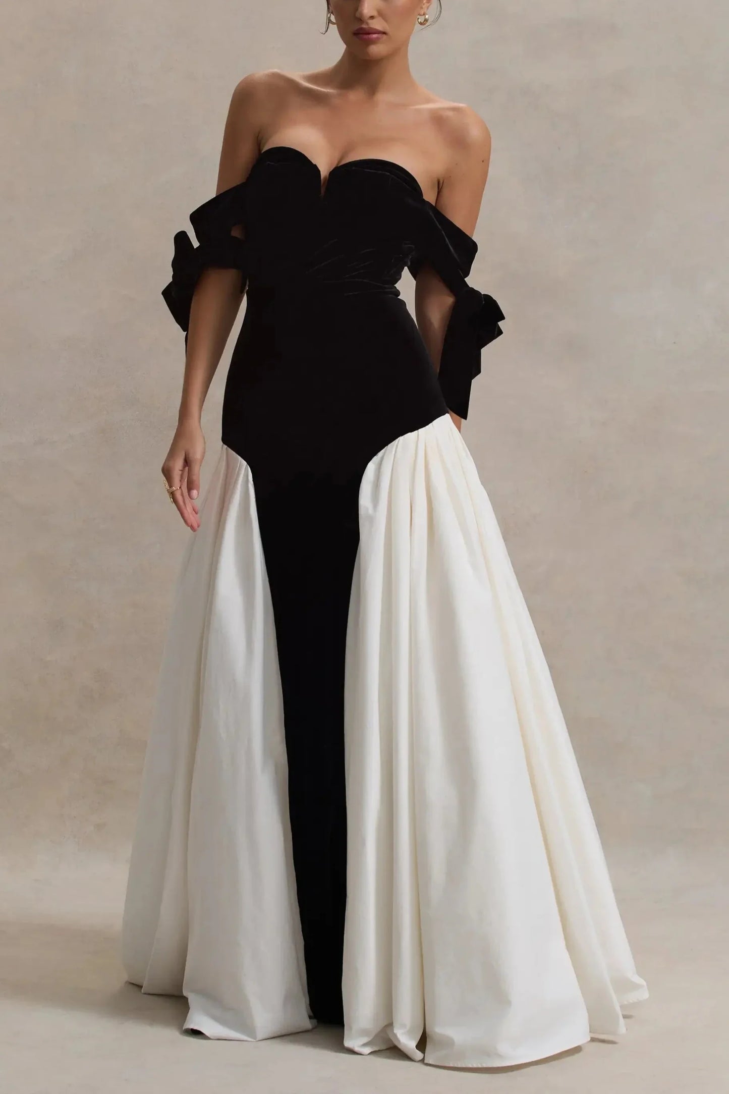Sexy Sleeveless Cold-Shoulder Bandeau Slim-Fit Black and White Color Contrast Patchwork Dress