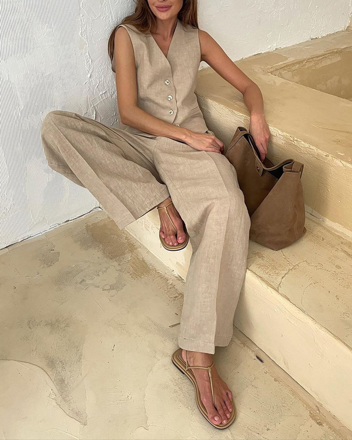 Comfortable linen sleeveless vest and low-rise pants set
