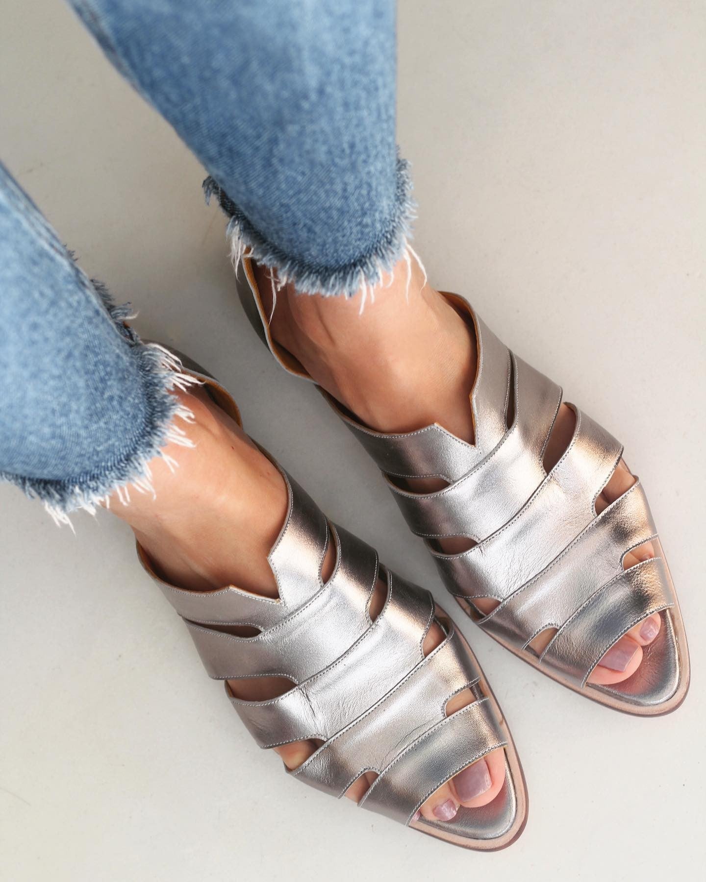 Flat pointed Ppen toe Roman Sandals