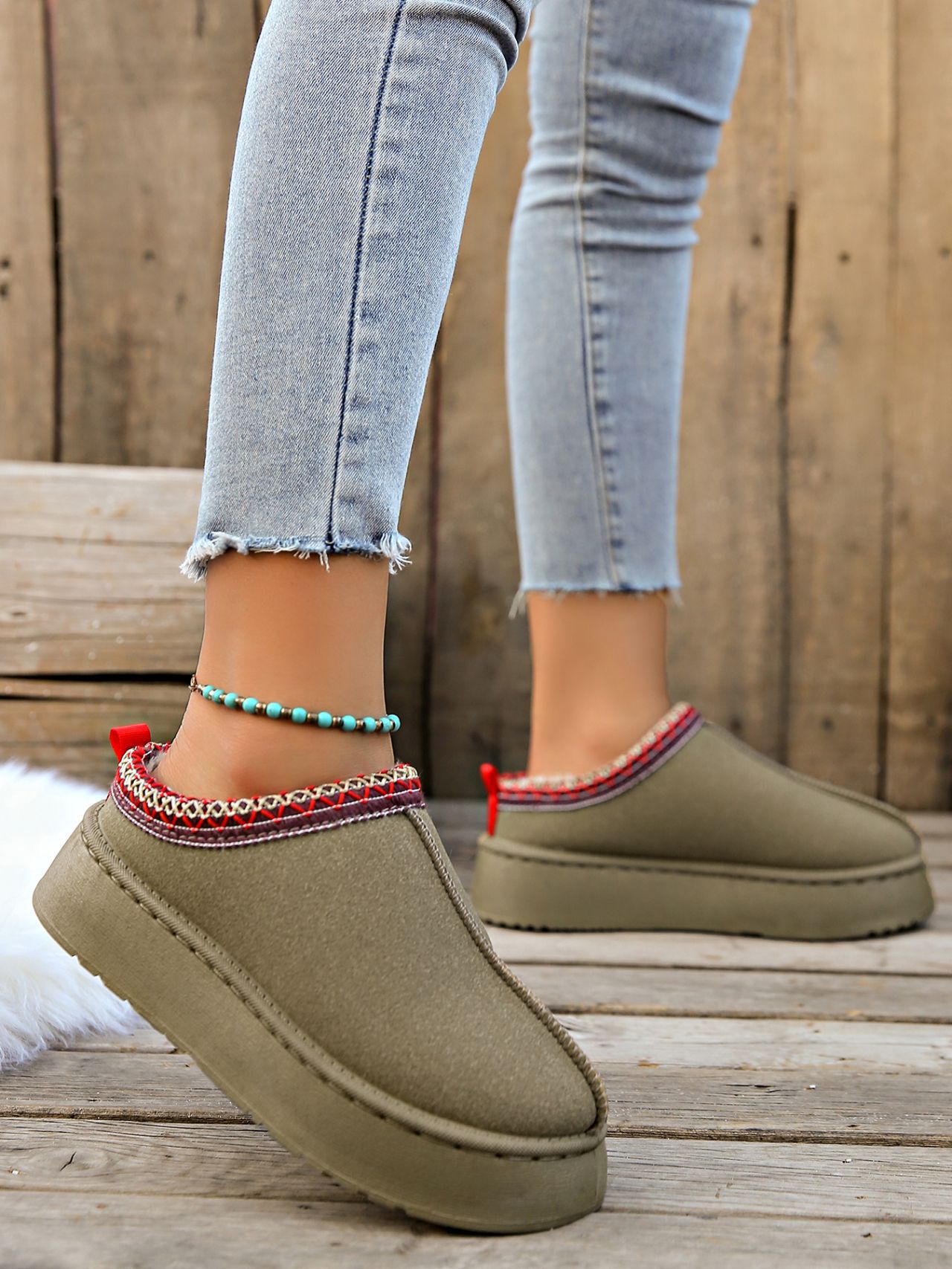 Low-top fleece lining slip-on snow boots