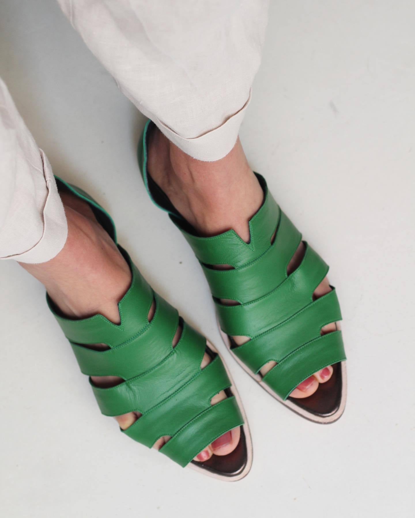 Flat pointed Ppen toe Roman Sandals