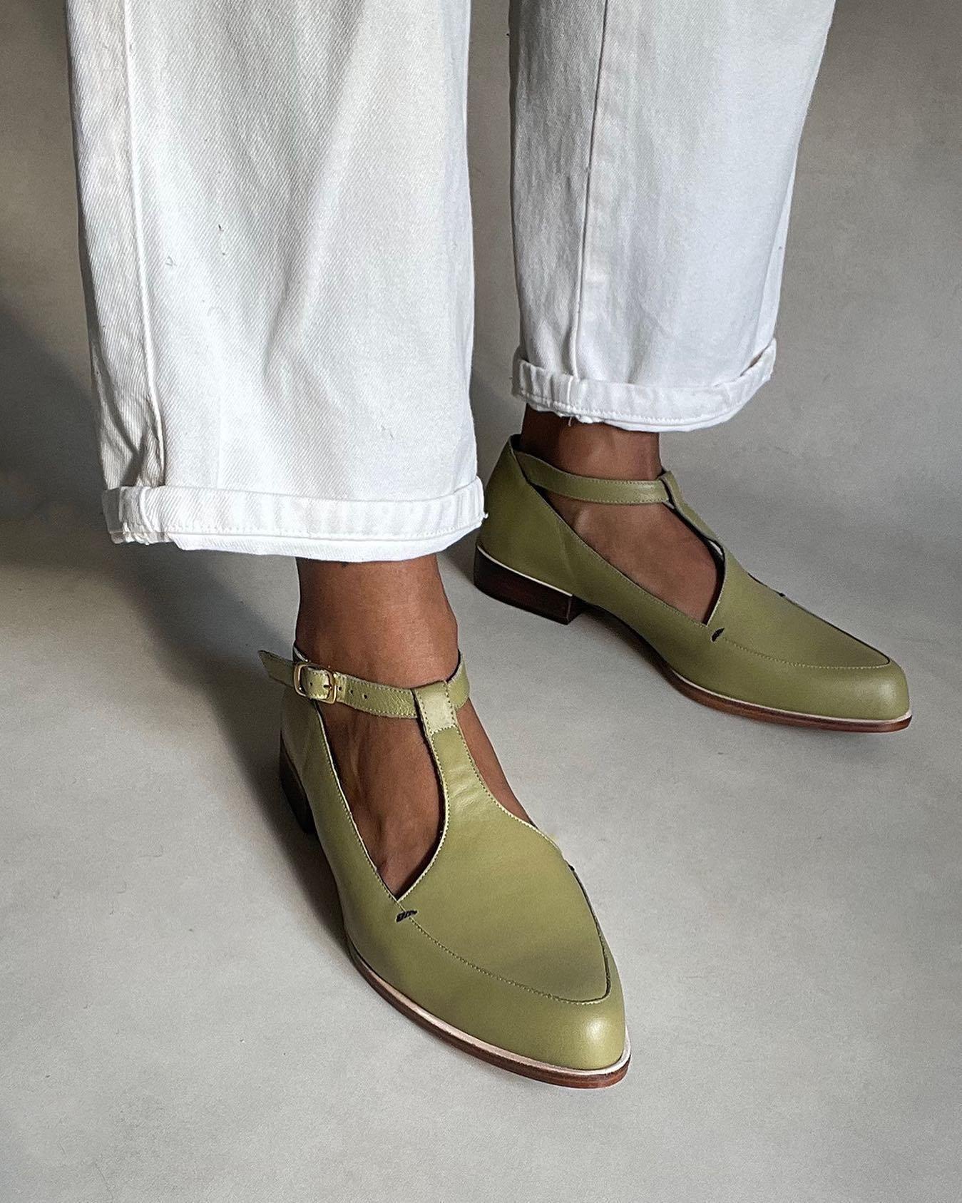 Chic low-heeled pointed T-strap Shoes