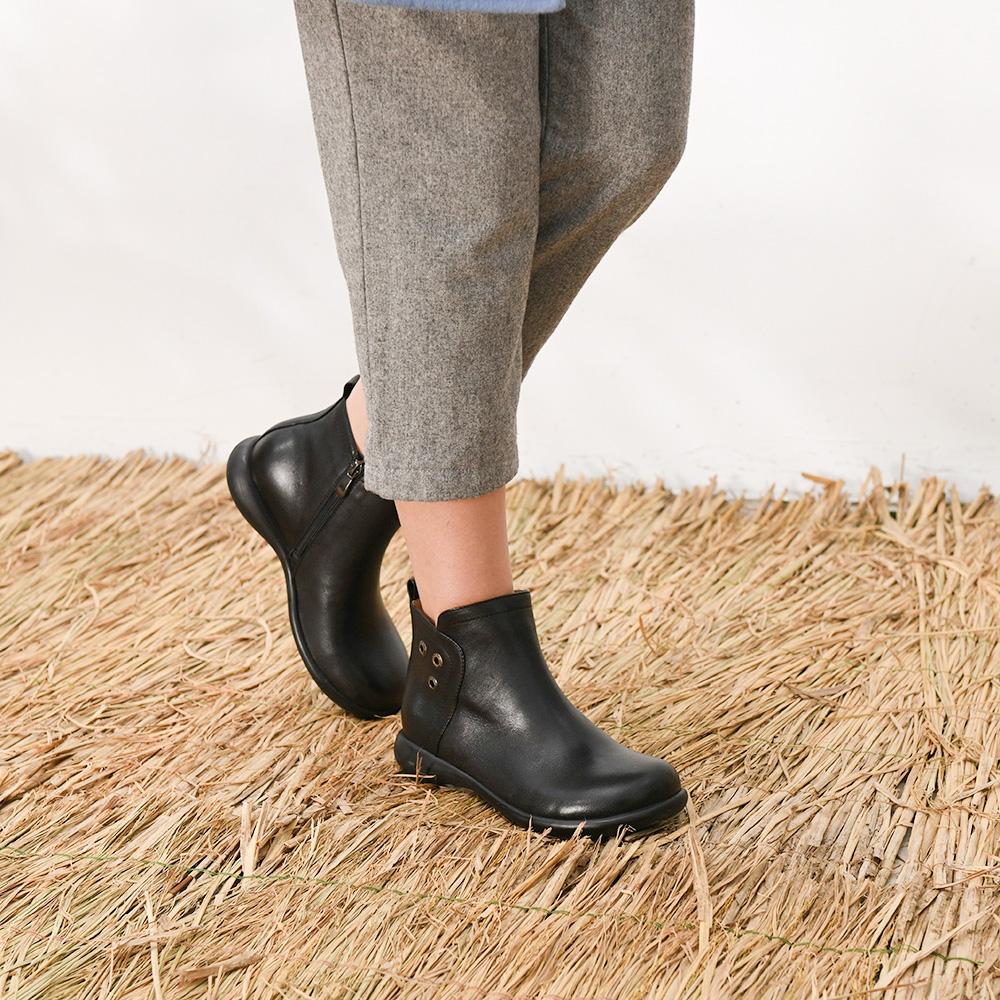 Womens Retro Leather Short Boots for Winter Black/Blue