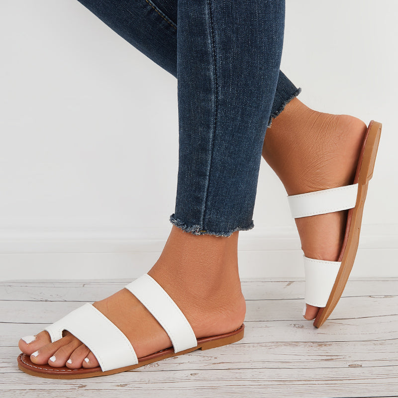 Clip Toe Slide Sandals Slip On Flat Toe Ring Beach Slippers