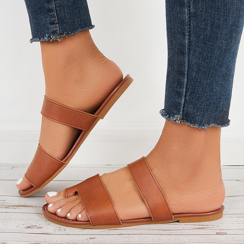 Clip Toe Slide Sandals Slip On Flat Toe Ring Beach Slippers