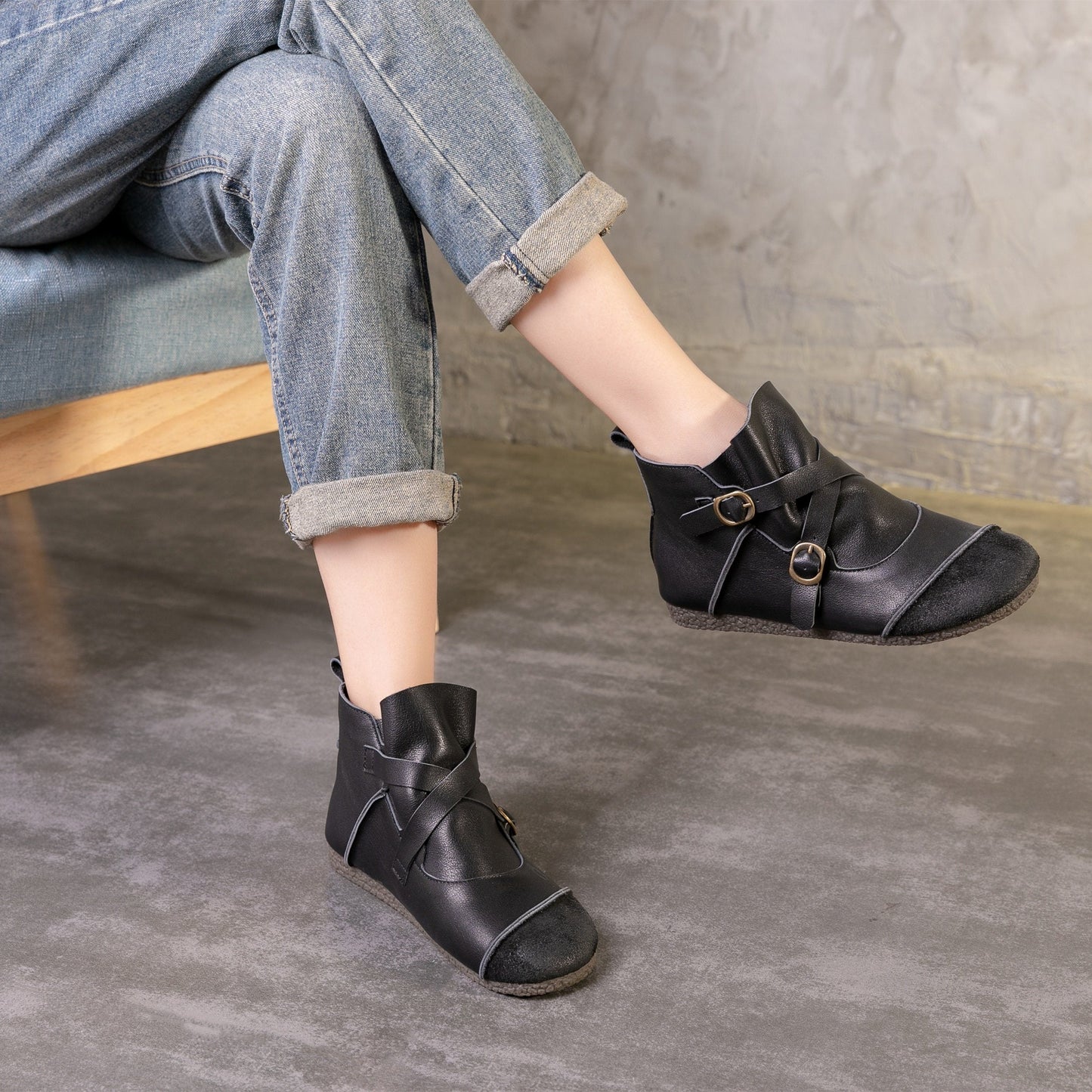 Handmade Women'S Leather Flat Ankle Boots Stitching With Black/Coffee Booties