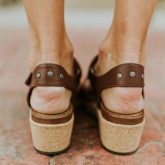 Flat-bottomed Buckle Solid Color Sandals