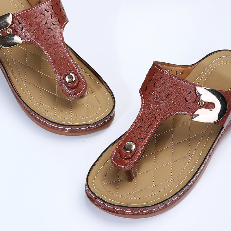 Summer New Women's Metal Decor Feature Pattern Wedge Flip-Flops