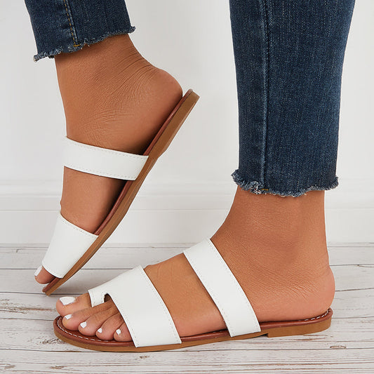 Clip Toe Slide Sandals Slip On Flat Toe Ring Beach Slippers
