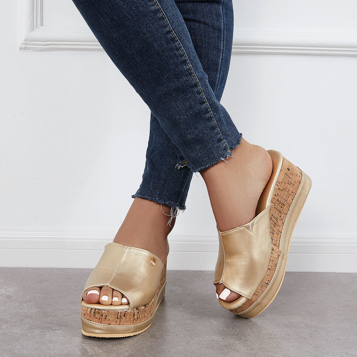 Comfortable Cork Footbed Slip-on Sandals Platform Wedge Slippers
