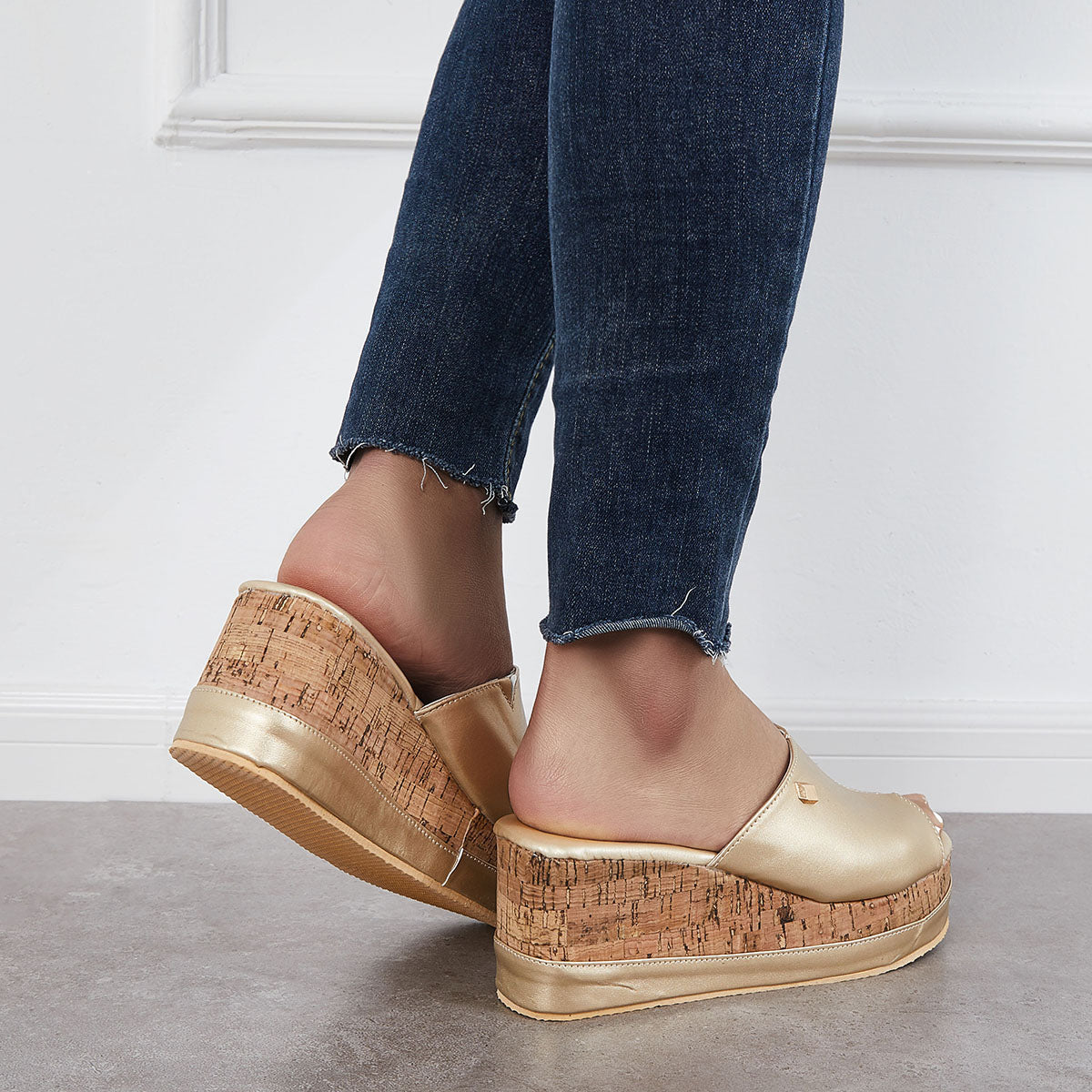 Comfortable Cork Footbed Slip-on Sandals Platform Wedge Slippers