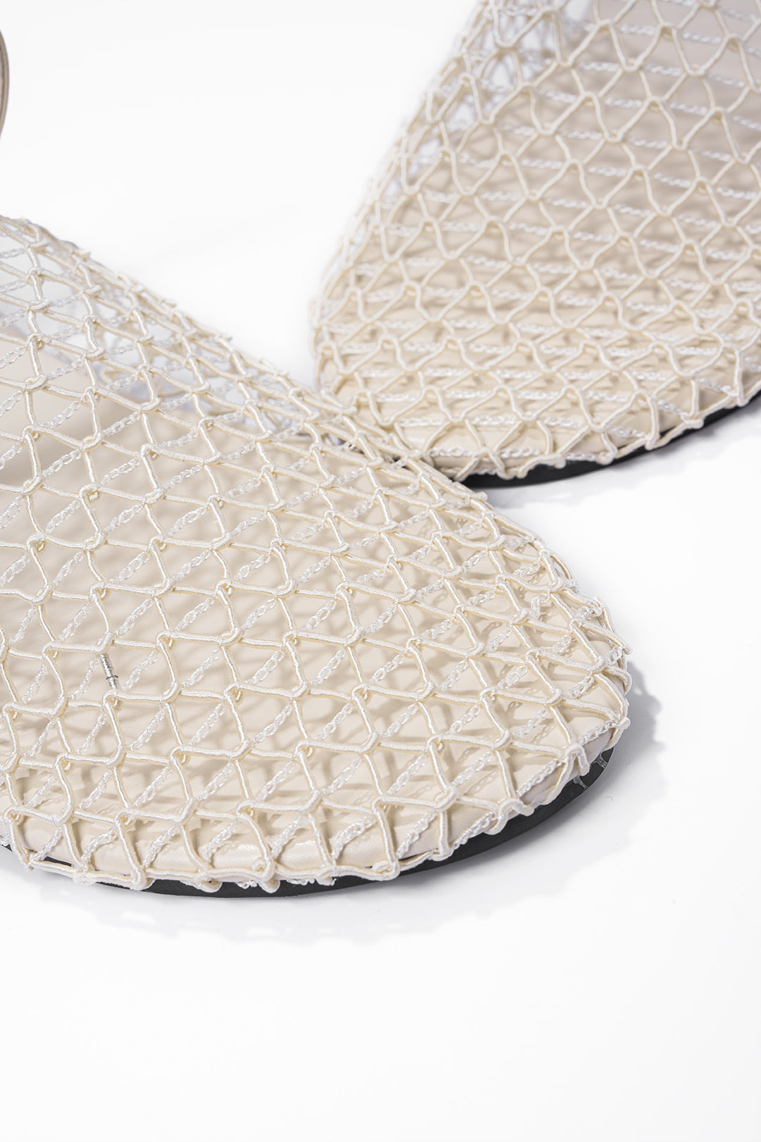 Woven Cut Out Round Flats