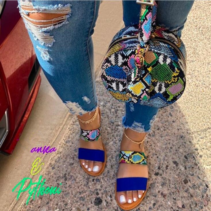 Women Flat Sandals Outdoor Beach Sandals Non-slip Durable Slippers Leather Graffiti Printed Flip Flop Plus Size