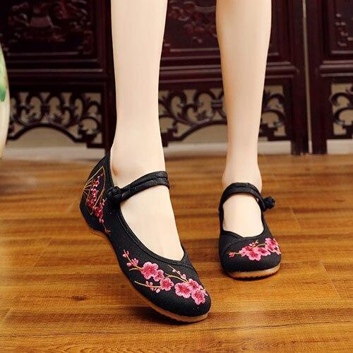 Handmade Women's Vintage Embroidered Canvas Ballet Flats