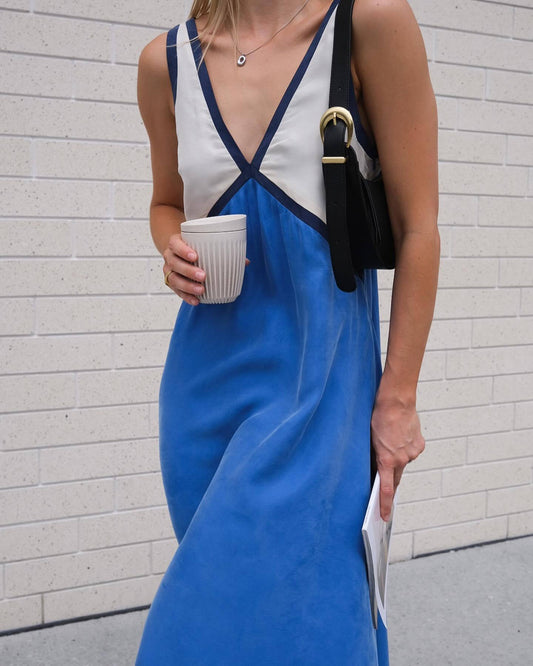 V-neck Sleeveless Color block Large hem Dress