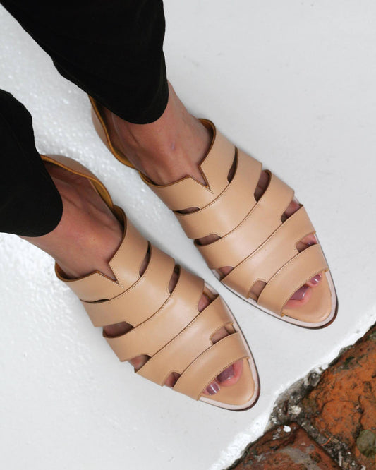 Flat pointed Ppen toe Roman Sandals