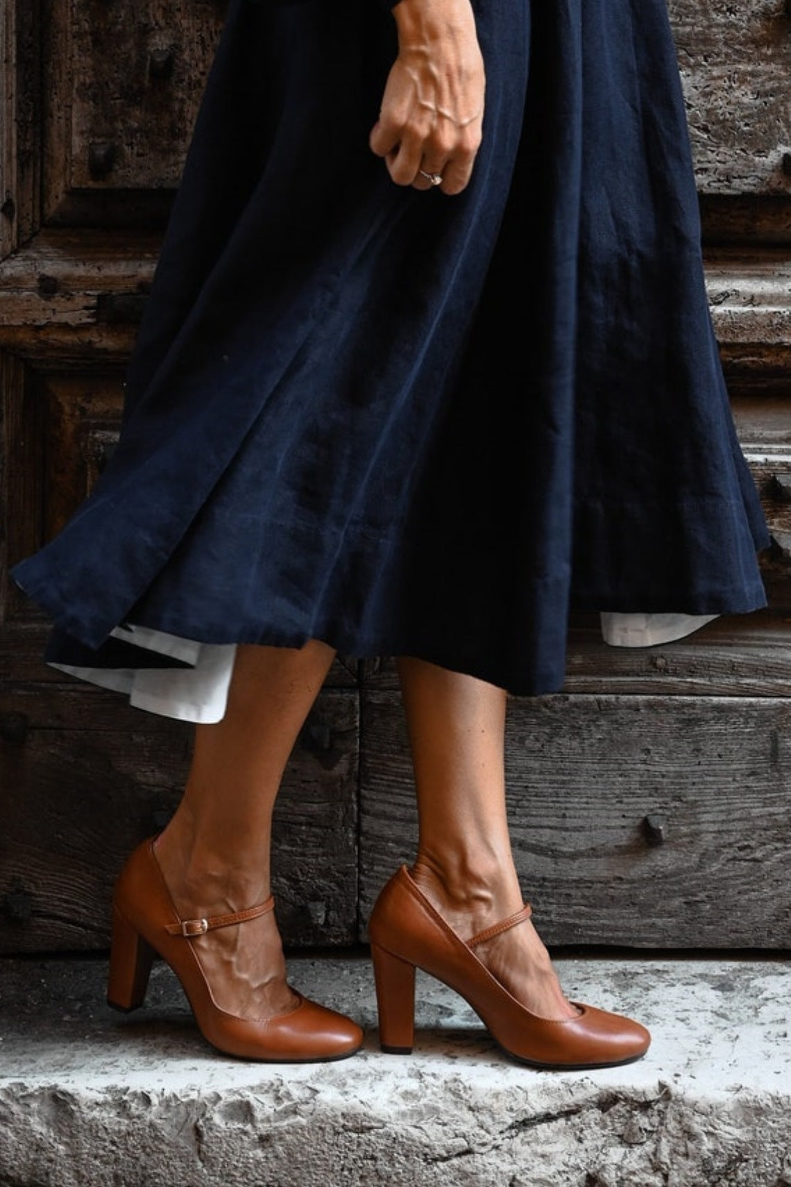 Retro brown Round toe Thick high heels Pumps