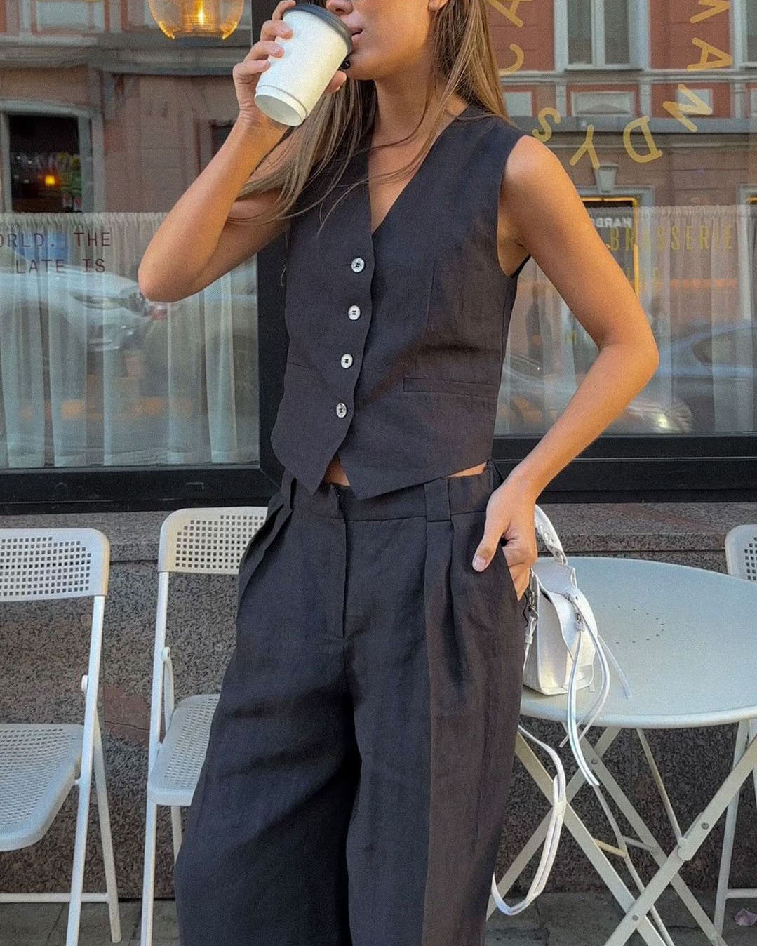 Comfortable linen sleeveless vest and low-rise pants set