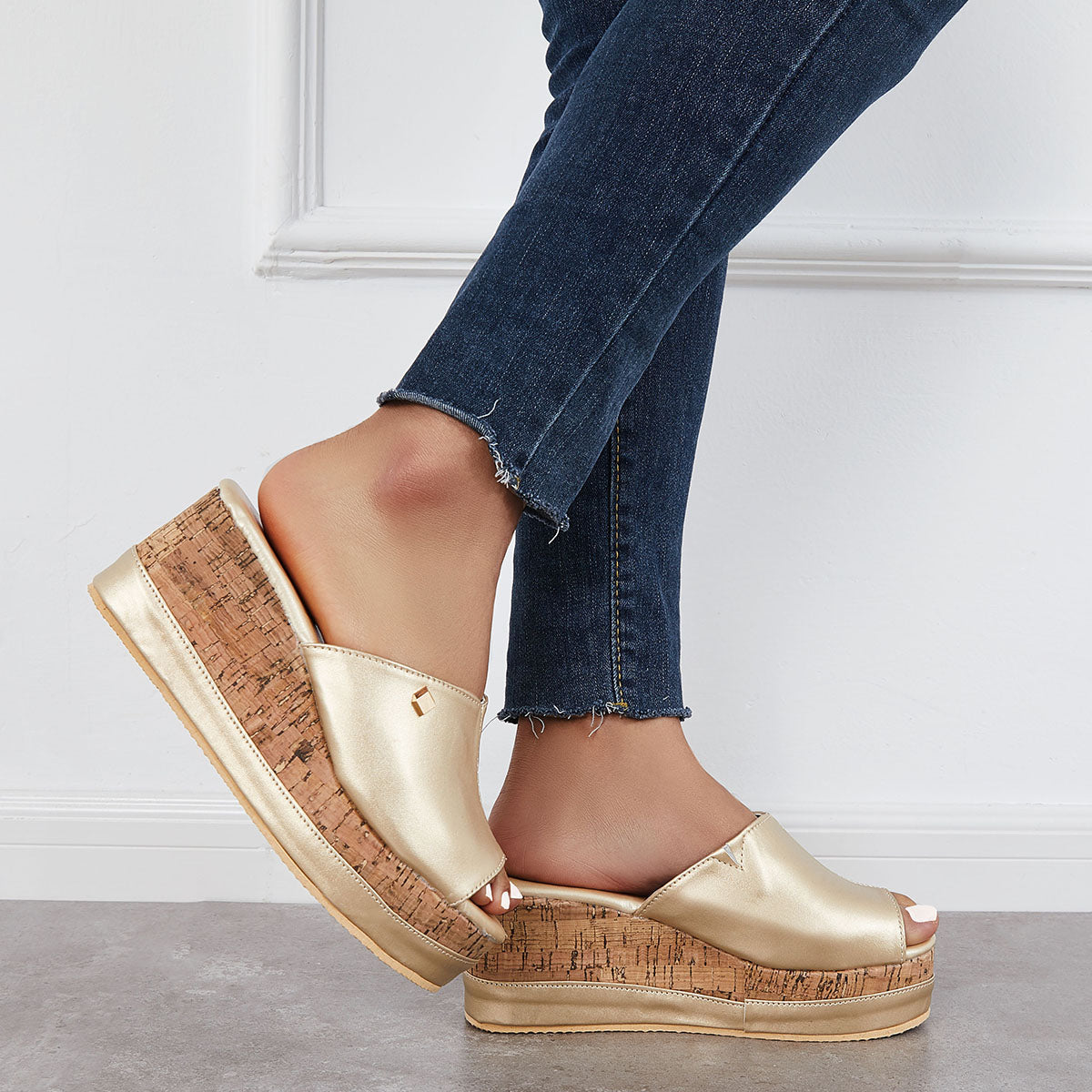 Comfortable Cork Footbed Slip-on Sandals Platform Wedge Slippers