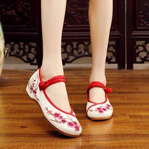 Handmade Women's Vintage Embroidered Canvas Ballet Flats