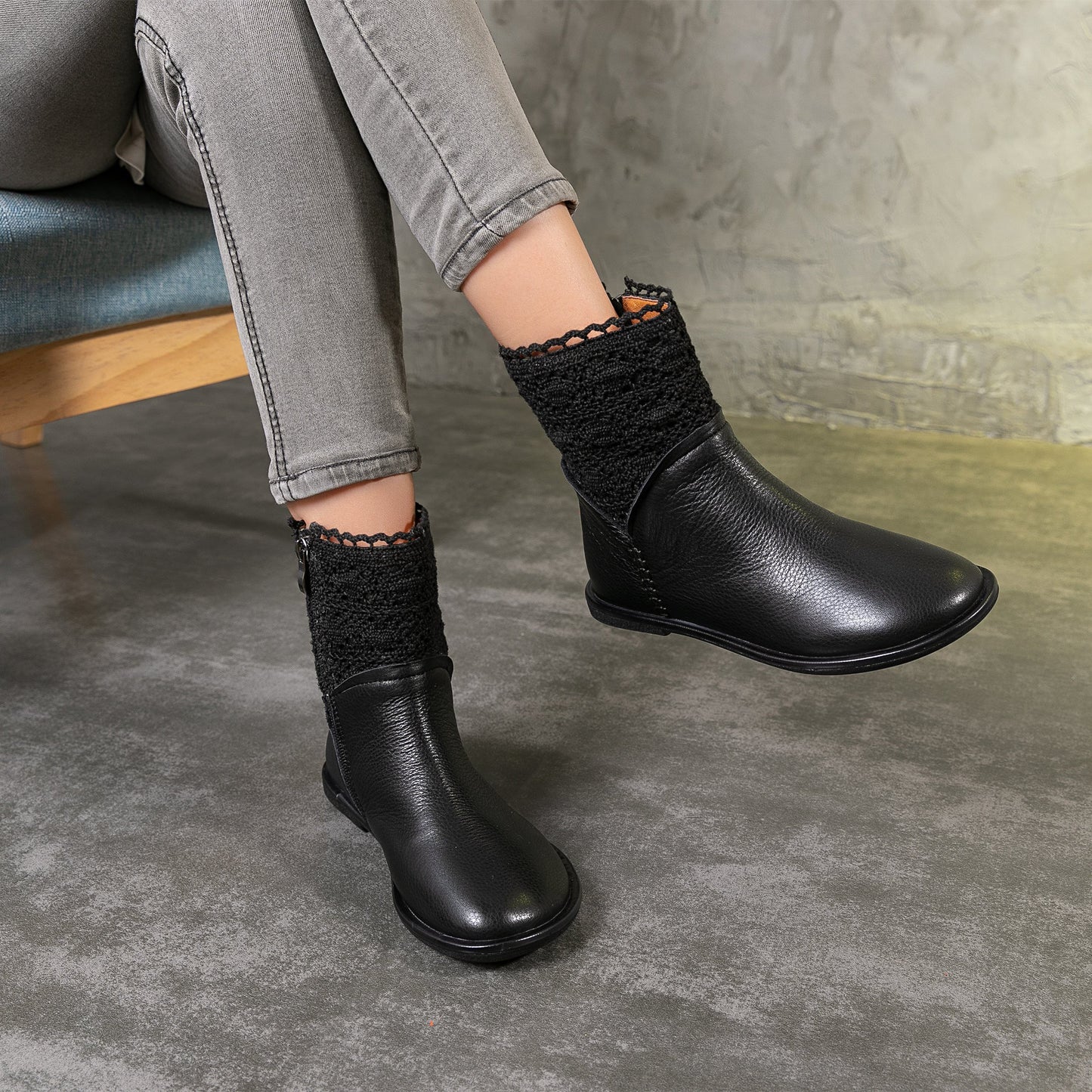 Handmade Women's Leather Boots Retro Fashionable Knit Spliced Flat Boots Black/Coffee