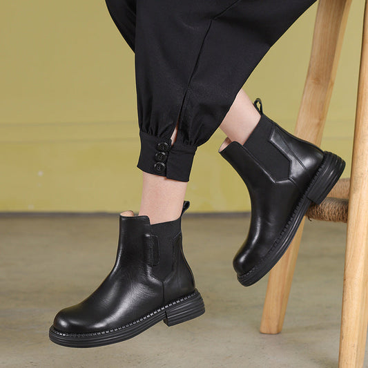 Classic Women's Leather Chelsea Boots Soft and Retro Style in Black