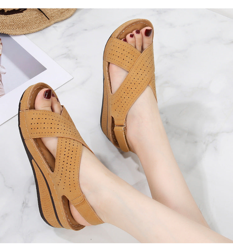 Versatile Retro Platform Velcro Beach Sandals