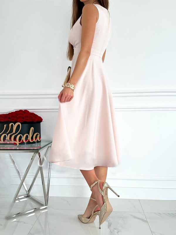 Women's Elegant Solid Color V-Neck Gathered Swing Dress